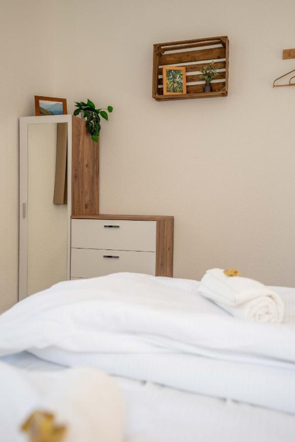Moderne Wohnung Mit Parkplatz Ostermundigen Exteriör bild