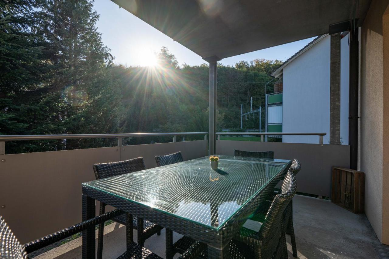 Moderne Wohnung Mit Parkplatz Ostermundigen Exteriör bild