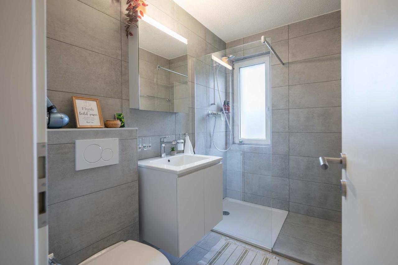 Moderne Wohnung Mit Parkplatz Ostermundigen Exteriör bild